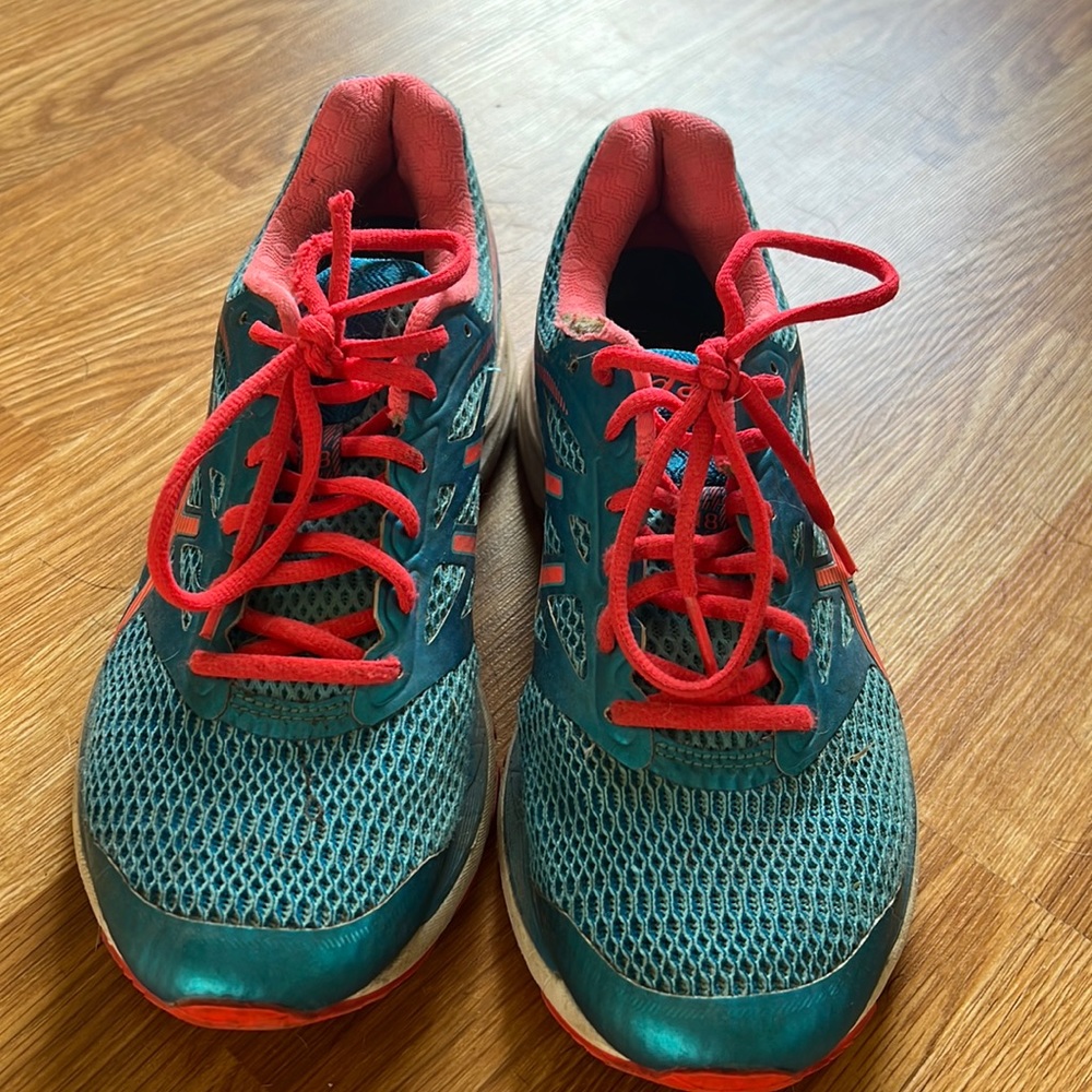 ASICS Gel-Cumulus 18 - sz US 9.5 - running shoe